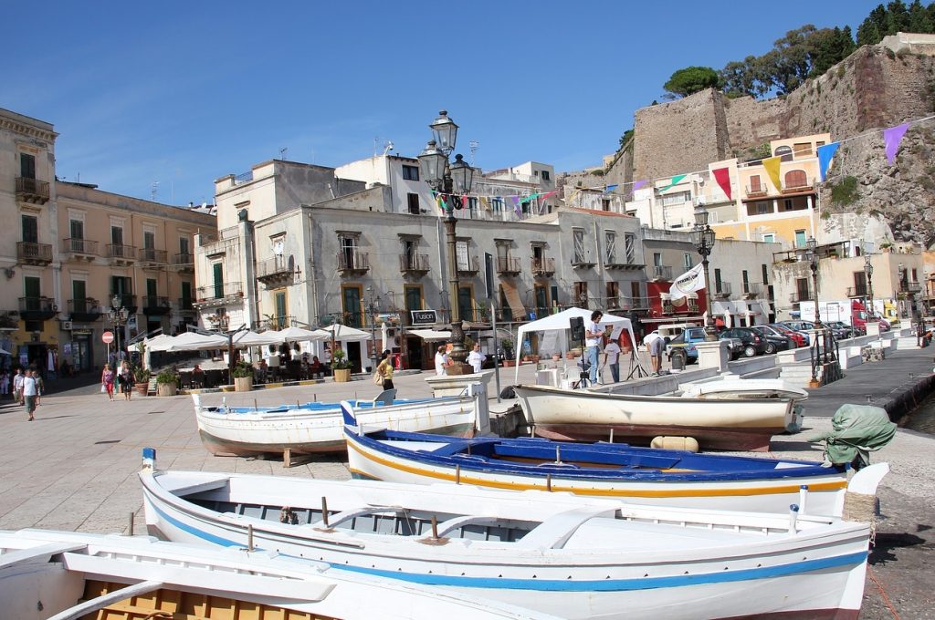 tour isole eolie