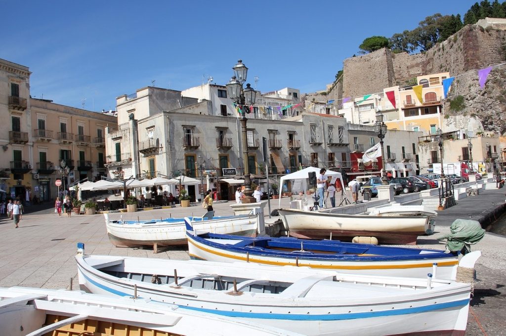 tour isole eolie